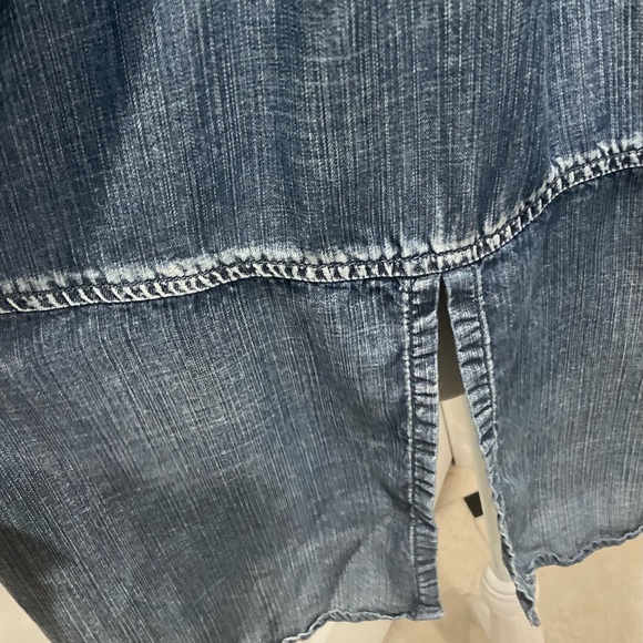 ☃️☃️ Cloth & Stone Women’s Buttoned Sleeves Pockets Longer Back Shirt, M - Picture 8 of 11